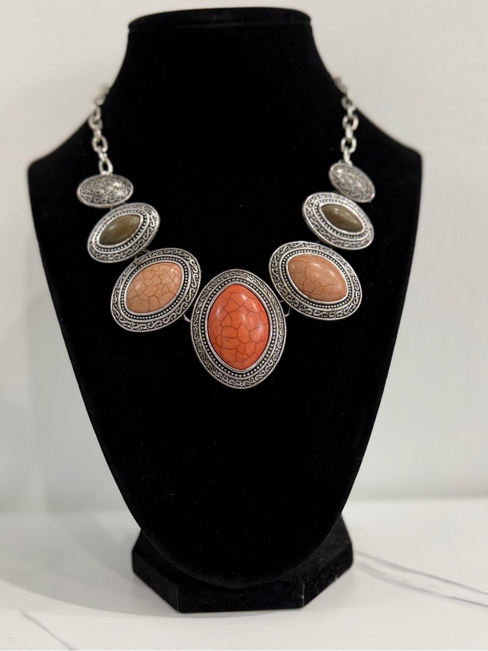 Statement Oval Stones Necklace